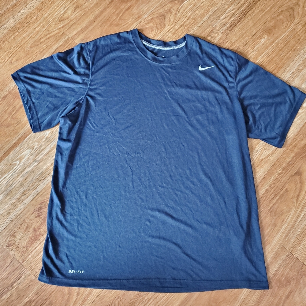 💙NIKE men shirt🏃‍♂️ like new